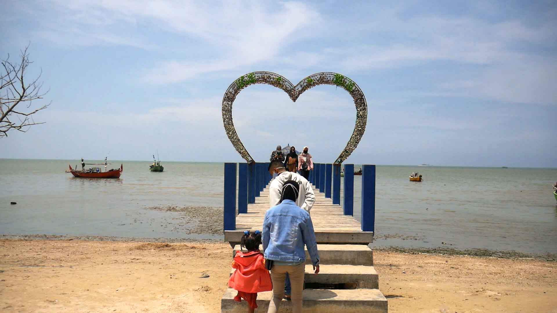 Wisata Pantai Wates Rembang