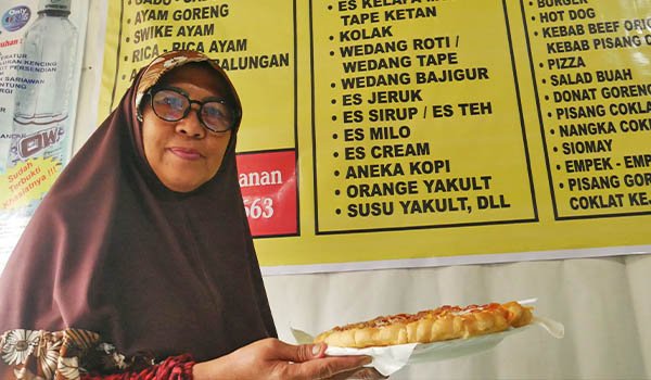 Rela Tutup Bisnis Diler Mobil, Atty Rintis Warung Makan Sumber Roso ...